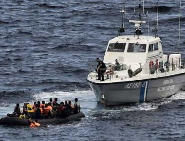 Πάνω από 200 παράνομοι μετανάστες έφτασαν σε ένα 24ωρο στη Λέσβο - Τους συνόδευσαν πλωτά του Λ.Σ.